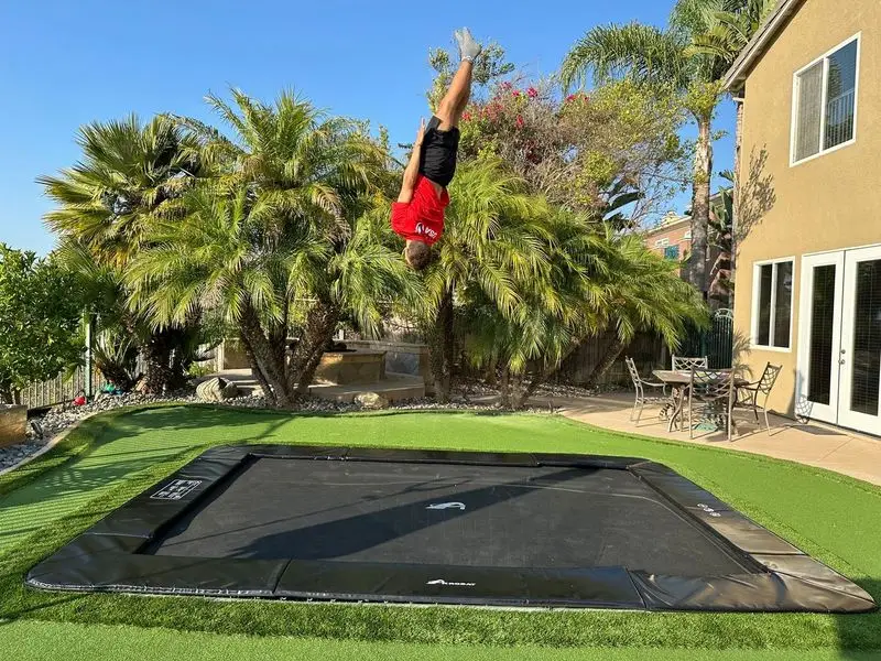 Trampolining For Soccer Players | Benefits & Best Exercises 1 Strengthens Core Stability for Blocking and Tackling